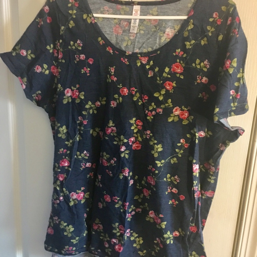 Lularoe Classic Tee